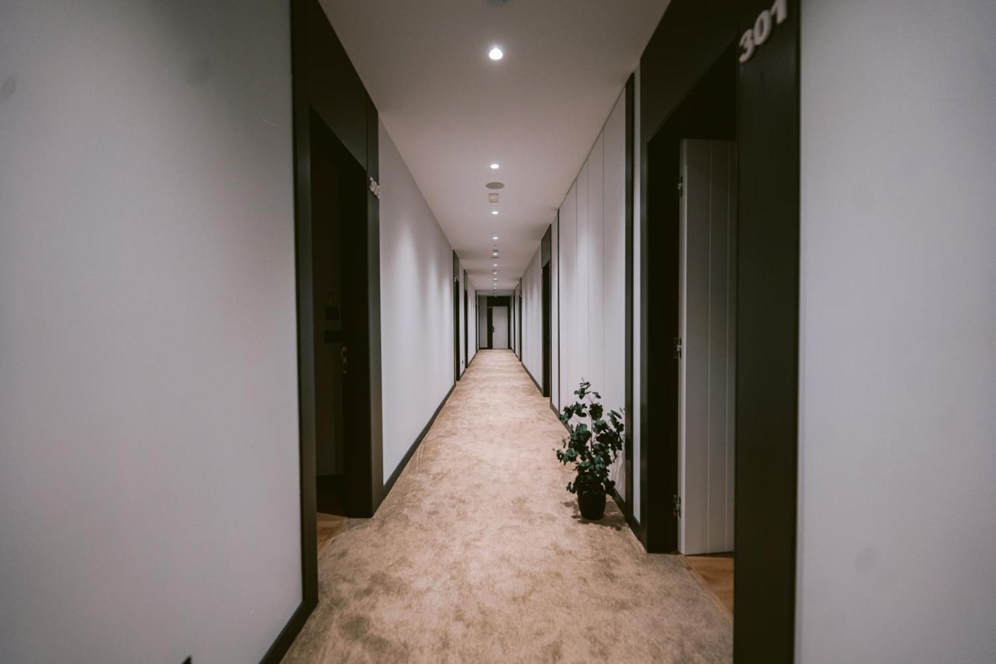 Tribute Hotel Shkoder Bagian luar foto