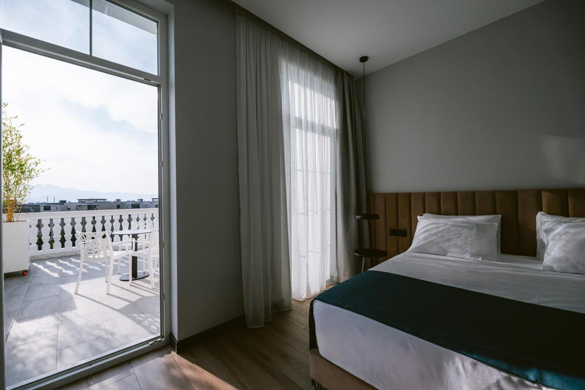 Tribute Hotel Shkoder Bagian luar foto