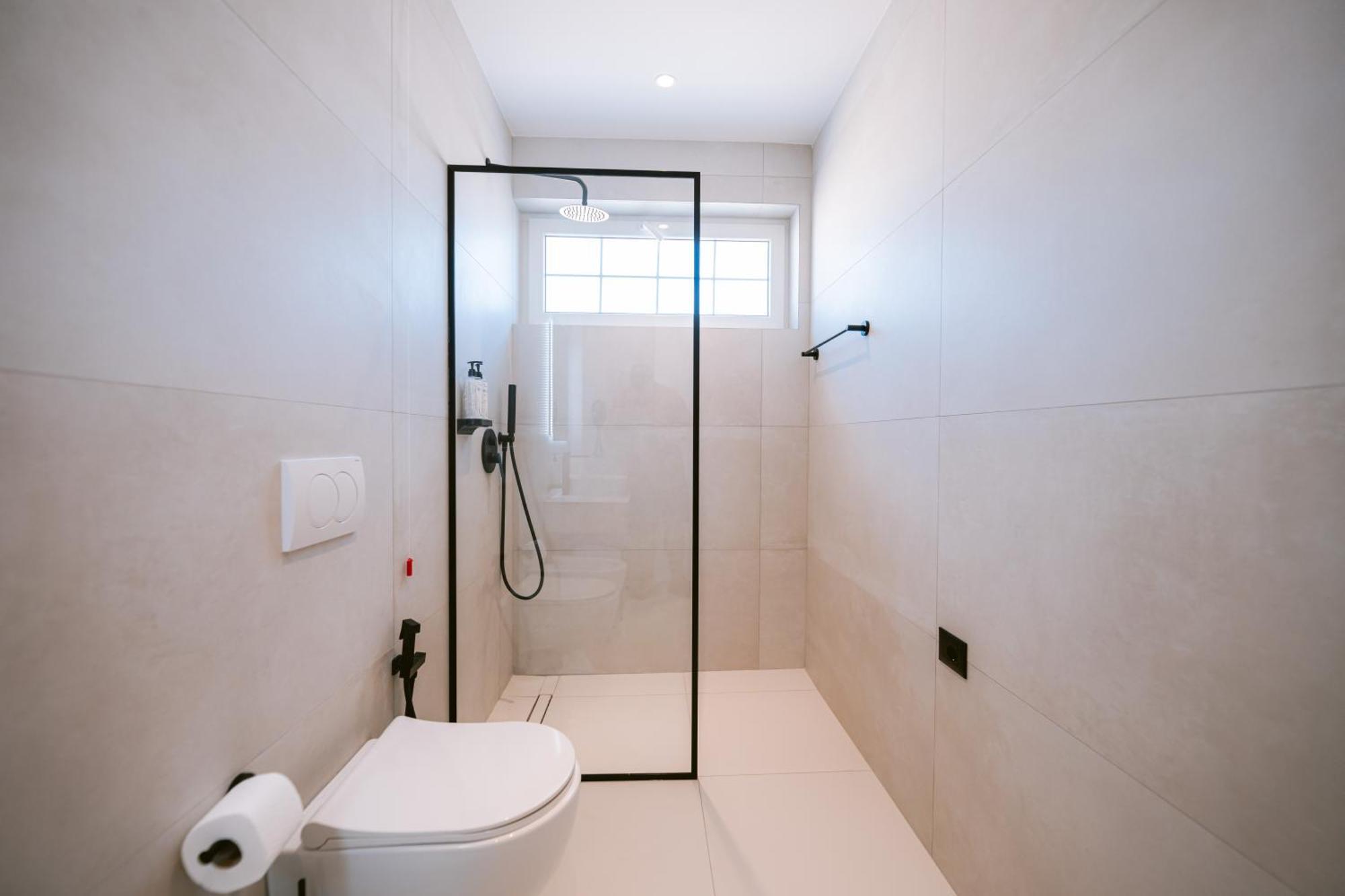 Tribute Hotel Shkoder Bagian luar foto