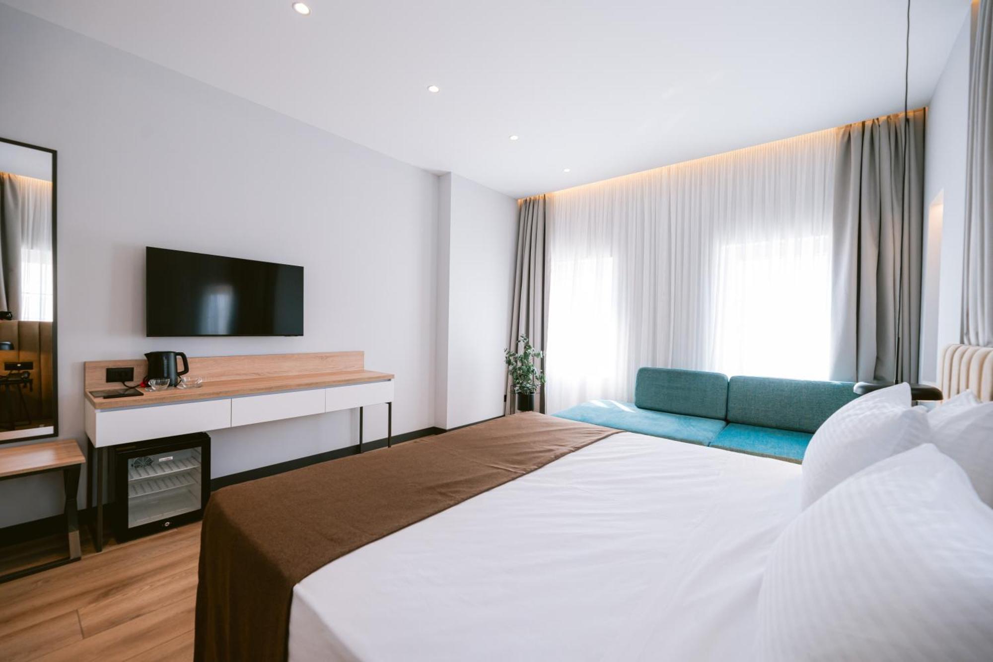 Tribute Hotel Shkoder Bagian luar foto