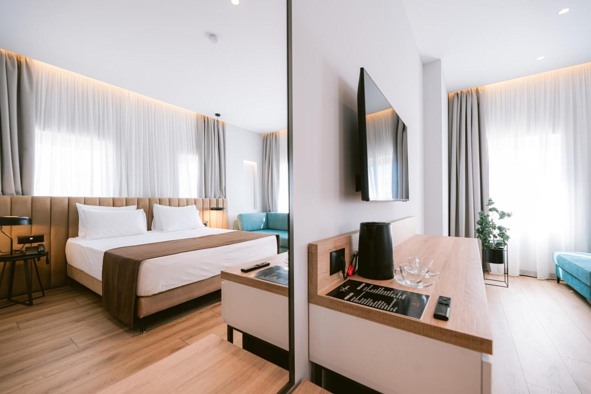 Tribute Hotel Shkoder Bagian luar foto