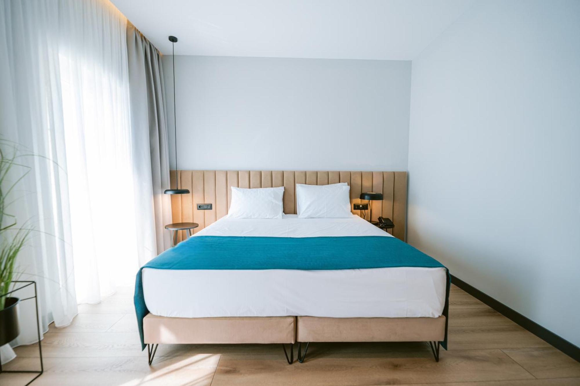 Tribute Hotel Shkoder Bagian luar foto