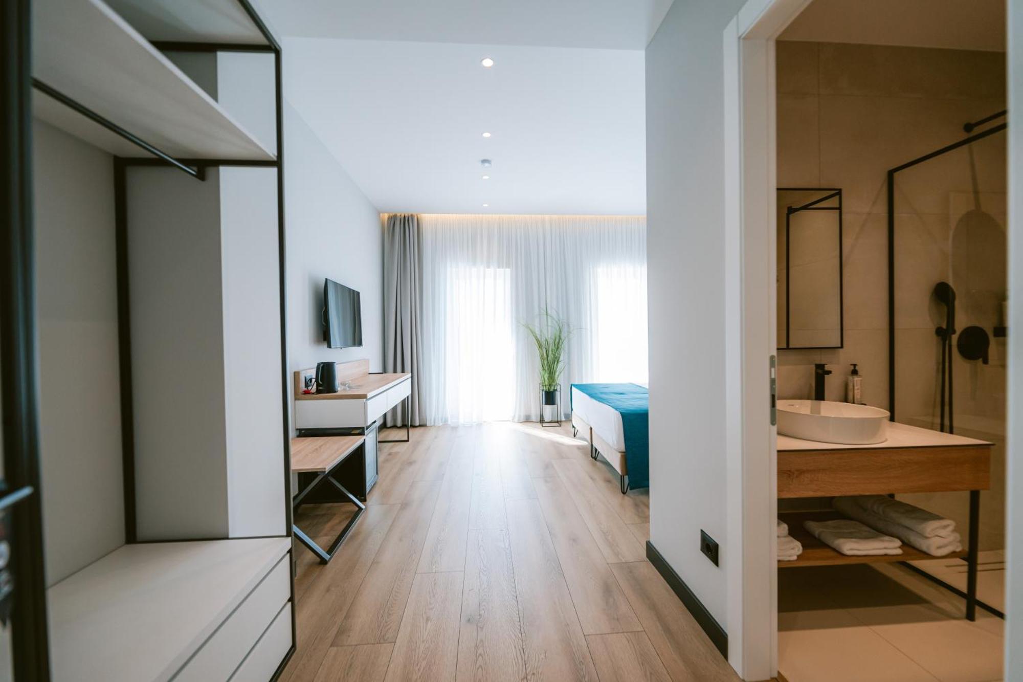 Tribute Hotel Shkoder Bagian luar foto